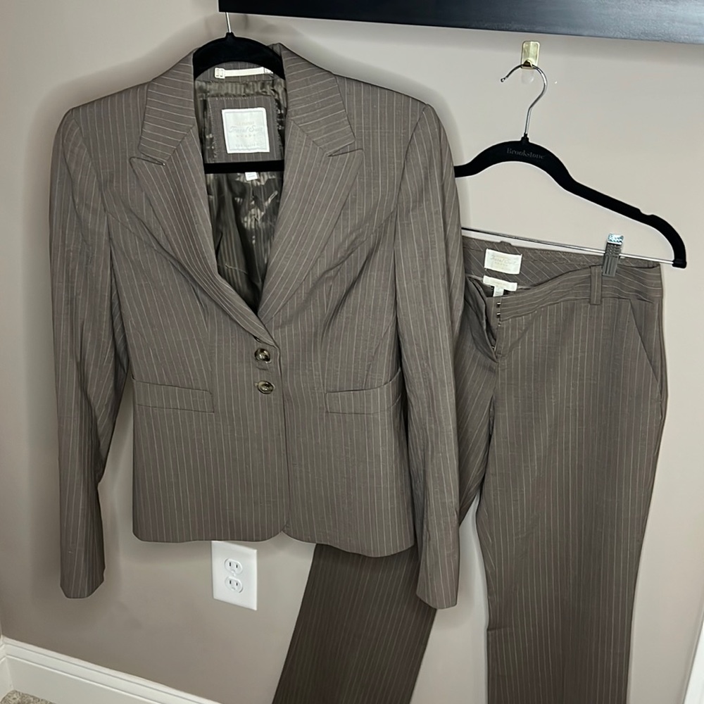 The Limited The perfect travel suit